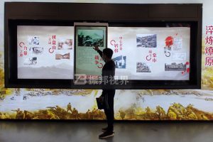 如何讓學(xué)校展廳更具科技感？滑軌屏演示系統(tǒng)會(huì)是答案嗎？